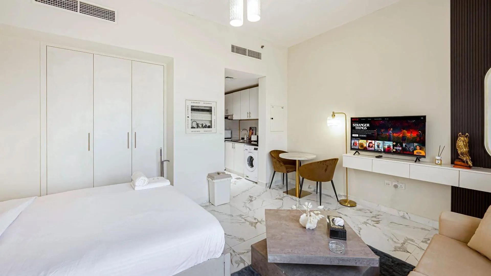 Lägenhet Cozy And Contemporary Studio In Dubailand