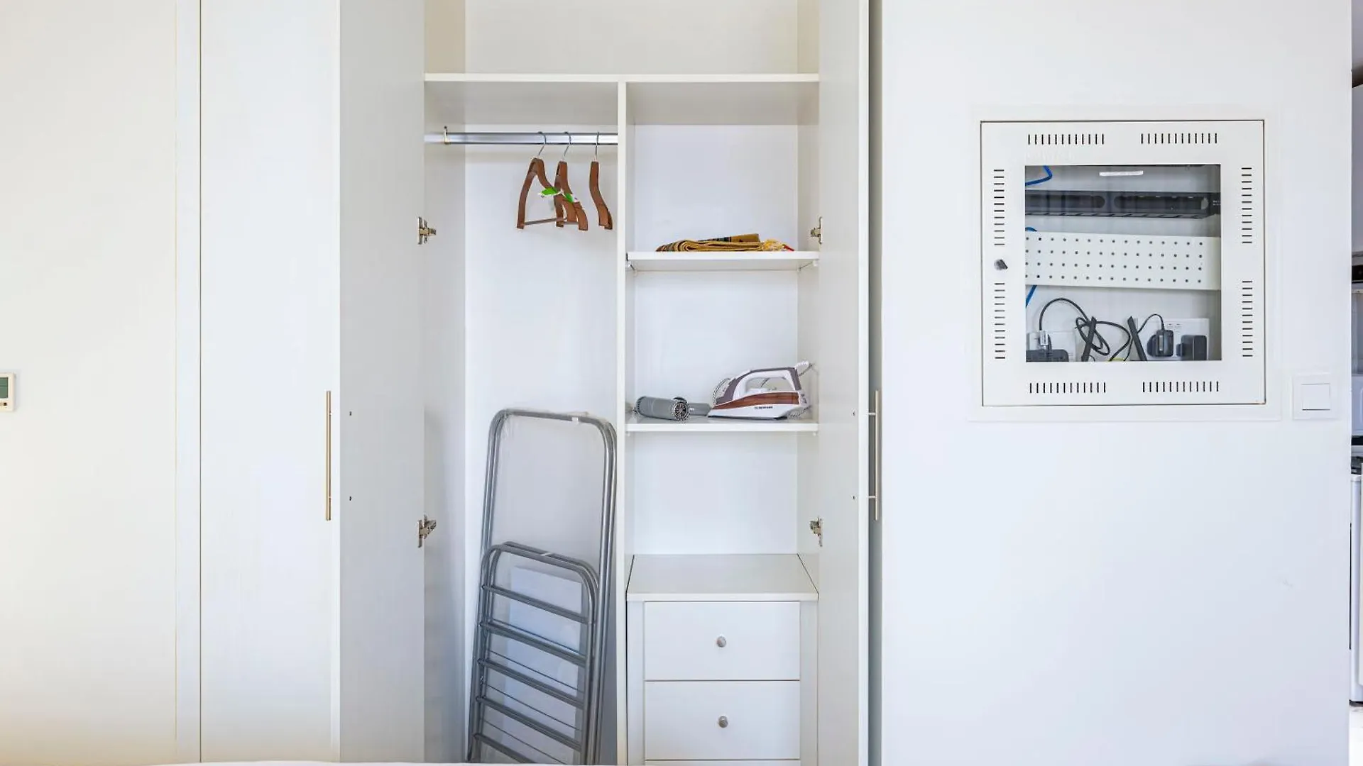 Cozy And Contemporary Studio In Dubailand Dubai
